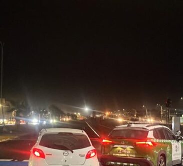 Gran futuro: Adolescente ariqueño con nutrido prontuario, 10 órdenes de captura y chocó a patrulla policial   