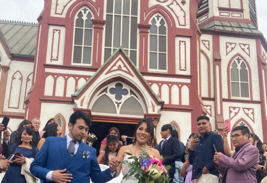 La novia votó en la mañana y se casó por la tarde en la Catedral San Marcos de Arica