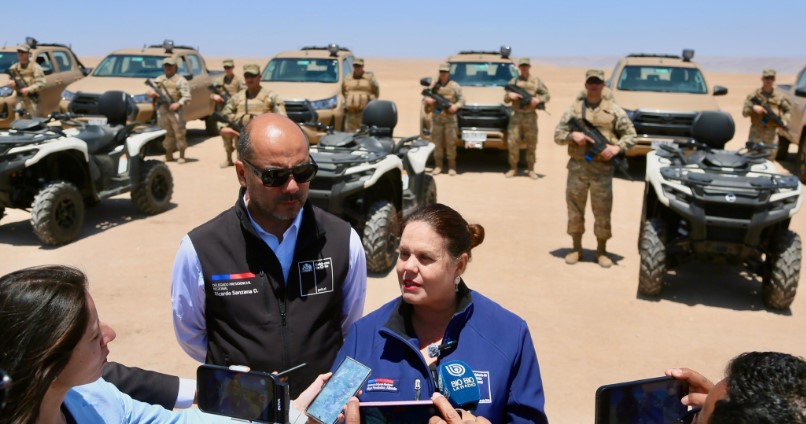 Ministra de Defensa Maya Fernández entregó camionetas y cuatrimotos en la frontera