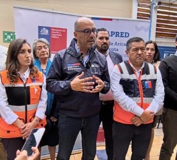 Intensos trabajos para despejar la cuesta Camarones tras tres días de derrumbes