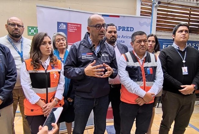 Intensos trabajos para despejar la cuesta Camarones tras tres días de derrumbes