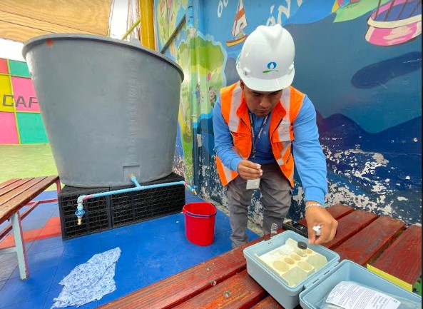 Estudiantes del centro y Cerro la Cruz de Arica pueden tomar agua segura de los 48 estanques instalados