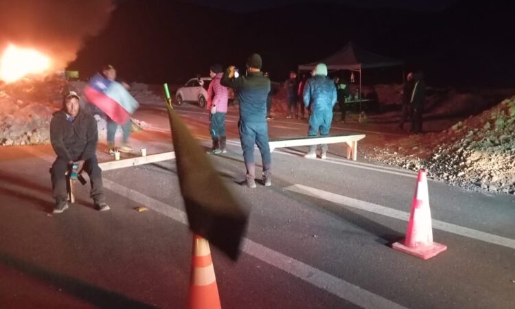 Incidentes entre camioneros bolivianos y trabajadores de Quiborax: Piden intervención del Gobierno