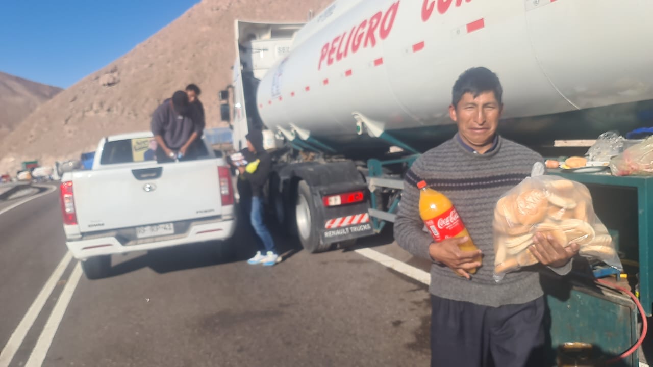 Acuerdo de Vicecónsul de Bolivia y gremios de Quiborax: 310 camiones traspasaron el bloqueo   