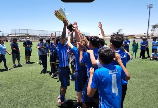 Arica campeón invicto en fútbol infantil: Que crezcan rápido estos niños