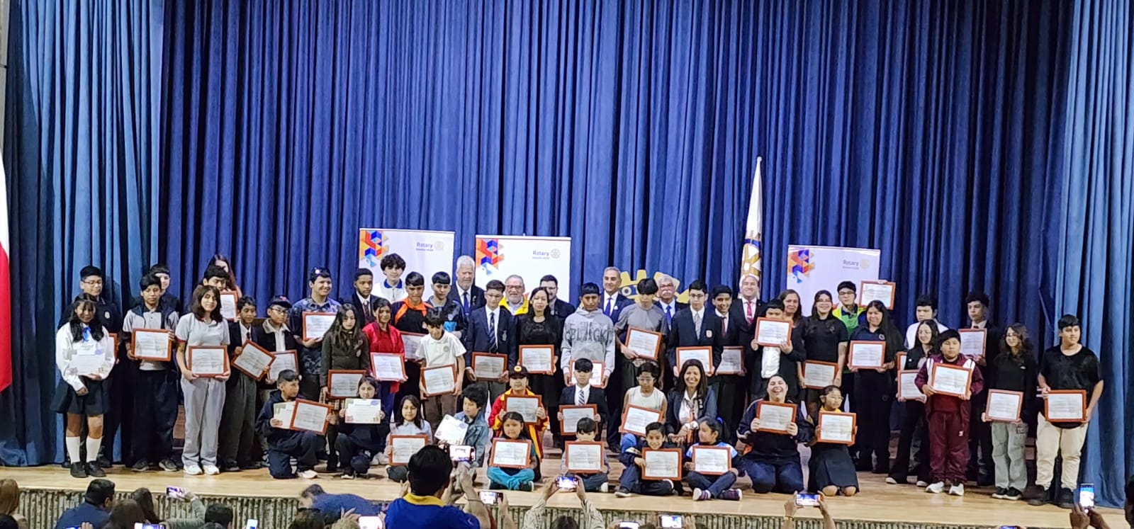 Rotary distinguió a los mejores compañeros y compañeras de los colegios de Arica