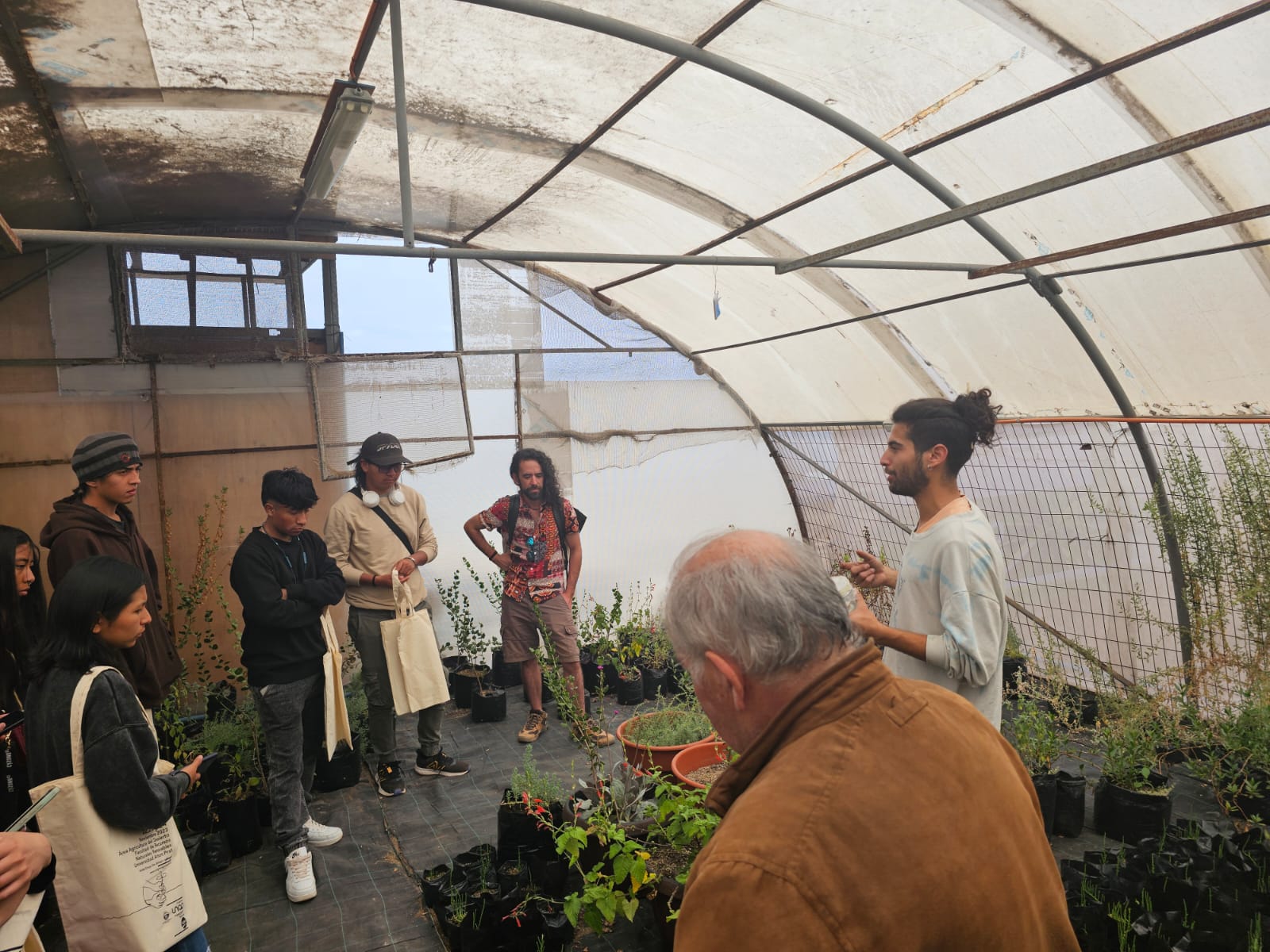 170 estudiantes visitan el proyecto de Xerojardinería de la UNAP como parte de su orientación vocacional