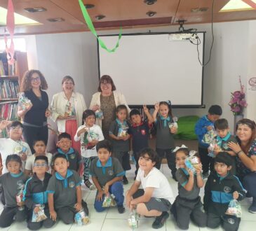 Rotary Club Chinchorro de Arica entrega obsequios navideños