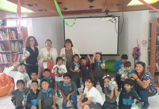 Rotary Club Chinchorro de Arica entrega obsequios navideños