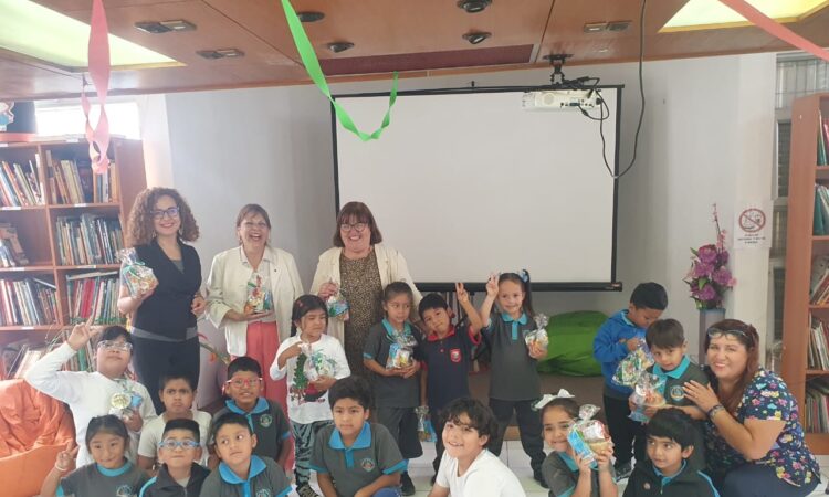 Rotary Club Chinchorro de Arica entrega obsequios navideños