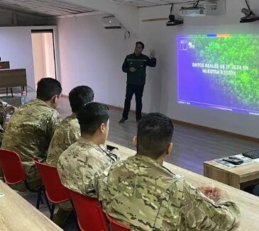 CONAF y el Ejército se unen en Arica contra incendios forestales