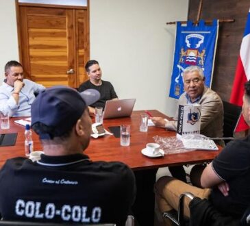 Con partido de Estrellas de Todos los Tiempos Colo Colo inicia el centenario en el Carlos Dittborn