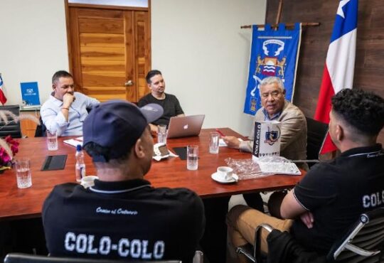 Con partido de Estrellas de Todos los Tiempos Colo Colo inicia el centenario en el Carlos Dittborn