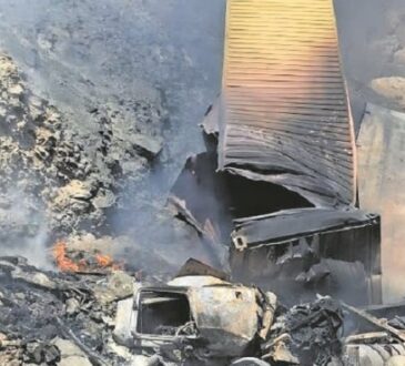 Conductor boliviano murió calcinado en volcamiento