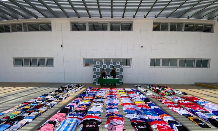 Para que lo estafen con falsificaciones ya no es necesario ir a Tacna: Lo puede hacer en calle Velásquez