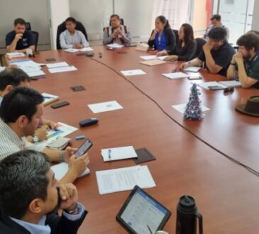 Seremi de Salud en mesa técnica por derrames contaminantes en Parinacota