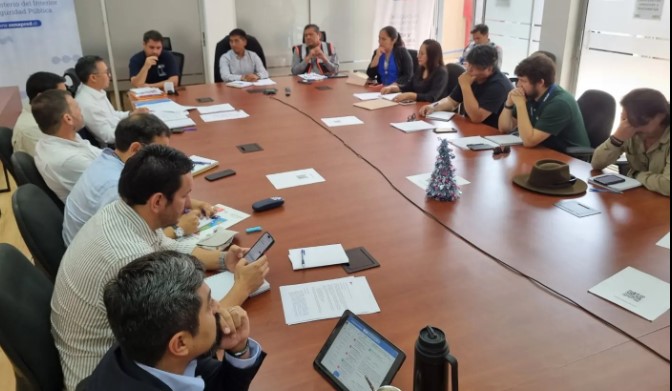 Seremi de Salud en mesa técnica por derrames contaminantes en Parinacota