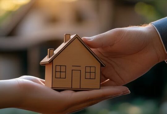 Hasta con concesiones mineras estafan a pobladores sin casa