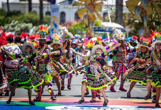 ¡Se viene se viene! el Carnaval Con la Fuerza del Sol el más grande de Chile