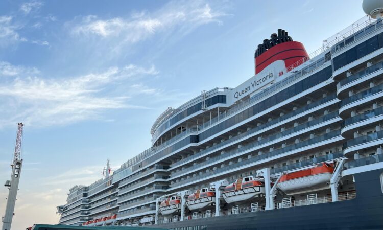 Con más de 2.900 pasajeros y después de 7 años el “Queen Victoria” retornó a Arica