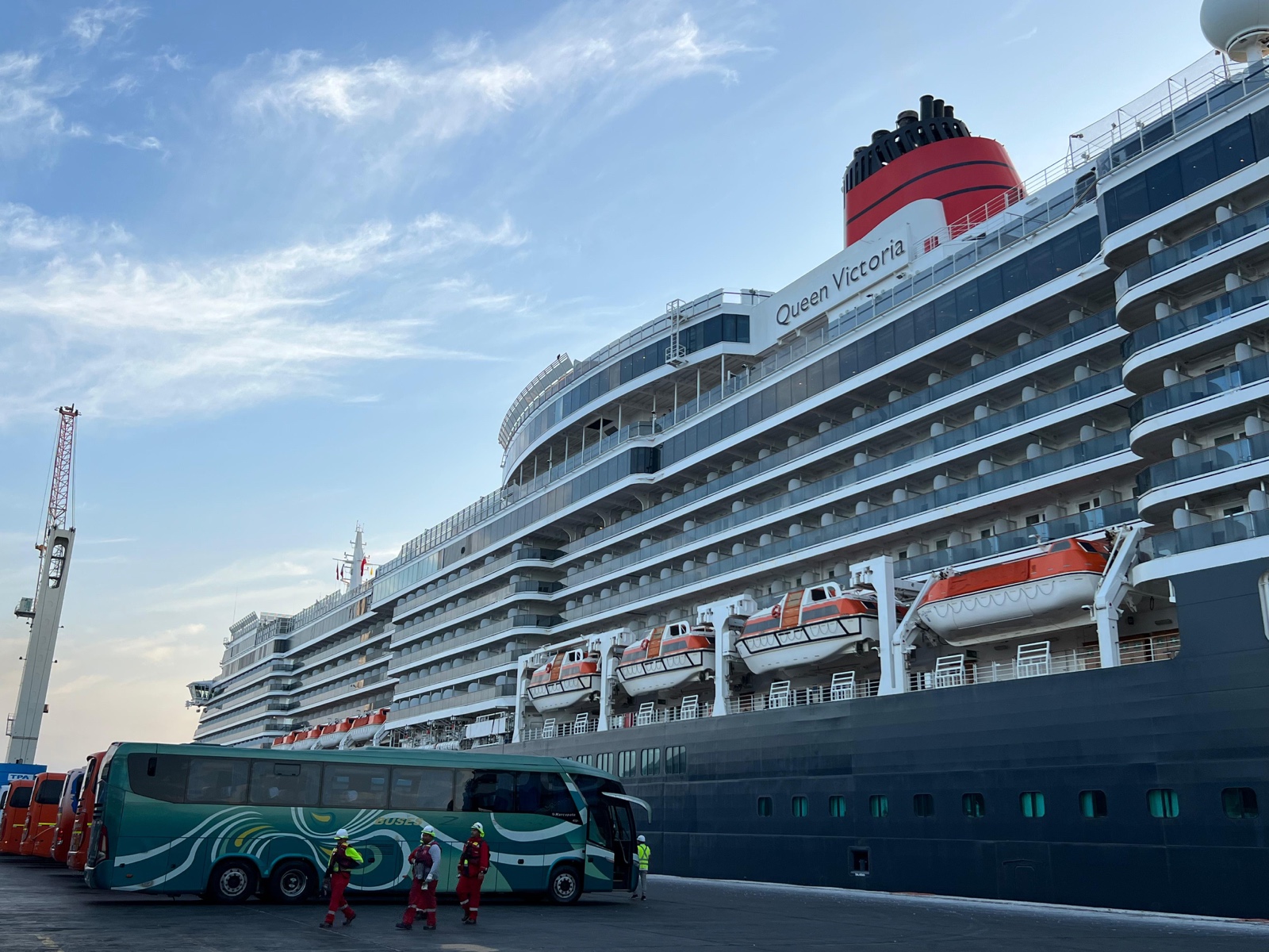 Con más de 2.900 pasajeros y después de 7 años el  “Queen Victoria” retornó a Arica