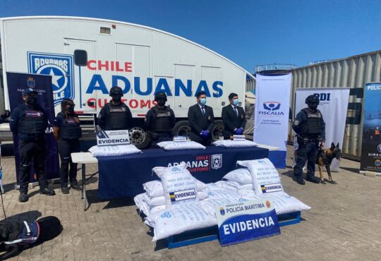 Autoridades de Arica resaltan labor mancomunada en decomiso de sustancias químicas