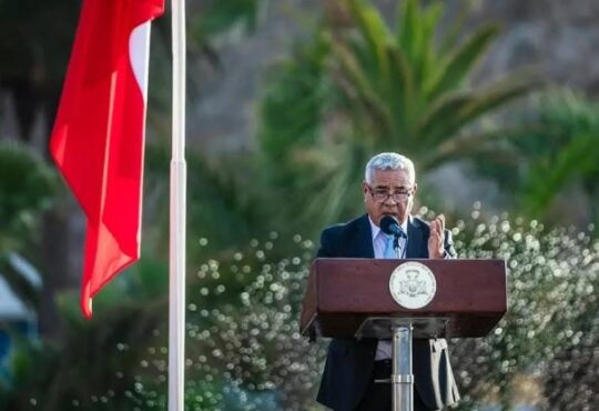 Alcalde Vargas pide a los ariqueños que se vacunen contra el Covid