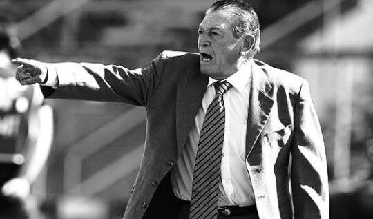 Hernán “Clavito” Godoy terminó su carrera en Arica a los 77 años: Fue su entrenador 9 veces