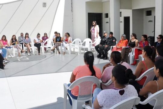 Abordan embarazo y lactancia en la Cárcel  de Mujeres de Arica