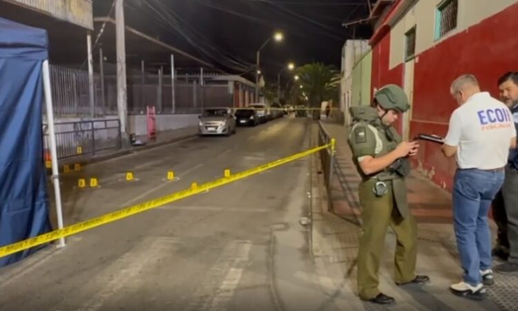 Venezolano de 23 años recibió 15 disparos en pleno centro de Arica