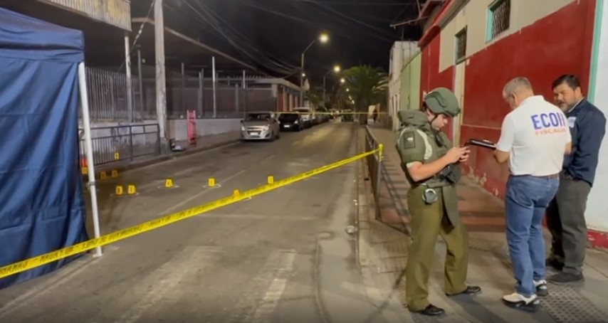 Venezolano de 23 años recibió 15 disparos en pleno centro de Arica