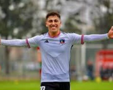 Jugador de San Marcos de Arica Enzo Riquelme retornó a Colo Colo