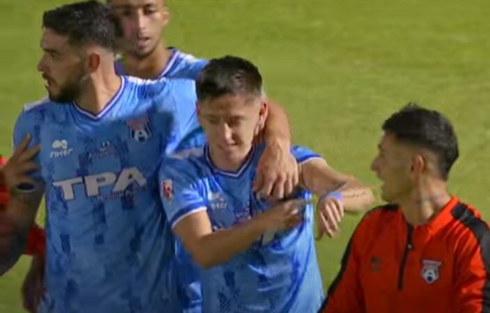 Fin al maleficio local de San Marcos: Golazo de Plaza dejó 3º a Los Bravos en el Torneo