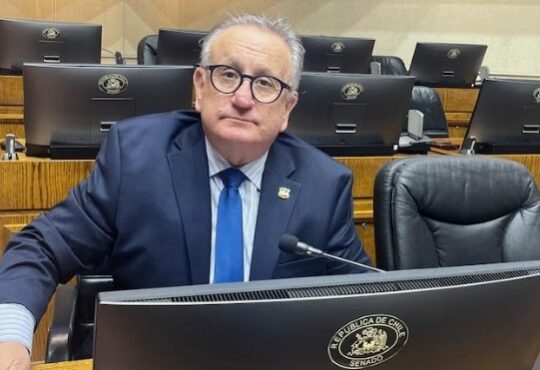 Senador ariqueño denuncia que la región está abandonada por el Estado