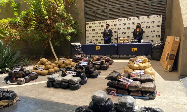En Arica cayó banda internacional con 300 kilos de droga que operaba en Iquique y Santiago