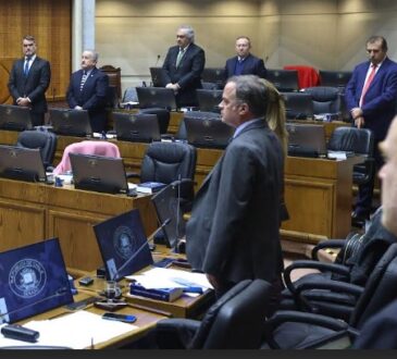 Senado rindió minuto de silencio en memoria del ex seremi de Gobierno Marcelo Urrutia 