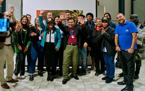 Hermanados por el arte y la cultura: artistas tacneños exponen sus obras en Arica