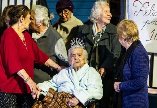 Clotilde celebró 100 años y hasta el Orfeón Municipal llegó hasta su casa