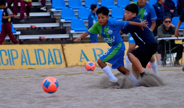 Mundialito escolar en Las Machas opaca al Mundial de Clubes de la FIFA