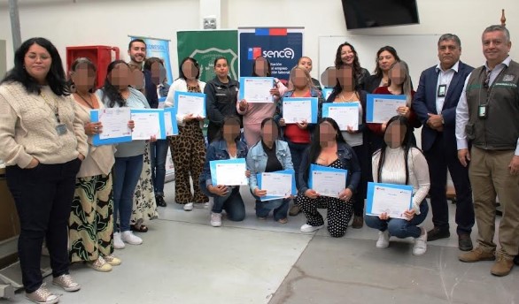 Privadas de libertad se preparan en oficios para el futuro