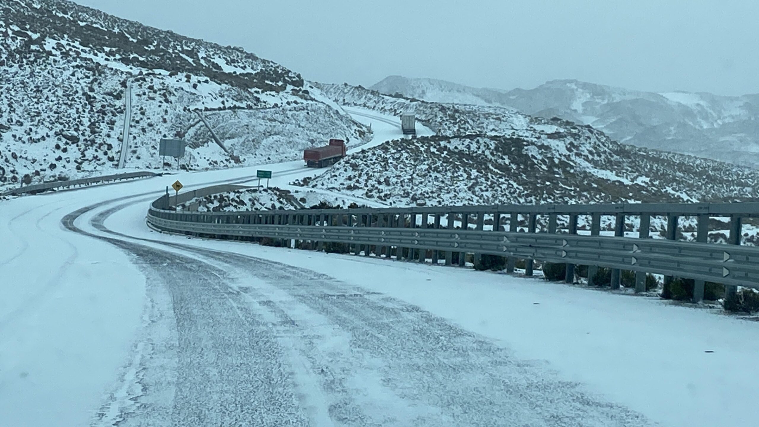 Cierran preventivamente carretera a Bolivia por intensas nevazones y viento blanco