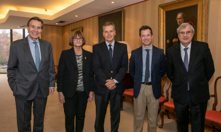 31 de julio: vence plazo postulación Premio Fuerza TP de INACAP y El Mercurio