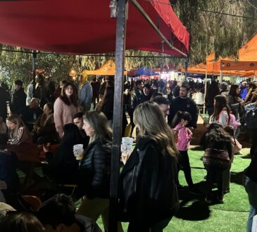 La multitud hizo suyo el Carnaval de Sabores en el Parque Centenario