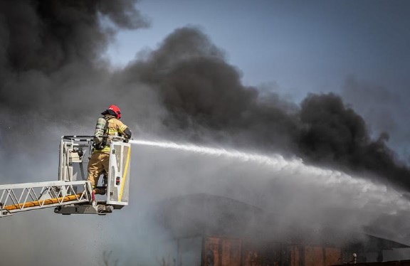 Bomberos de Arica: Los héroes anónimos en el incendio de Asocapec