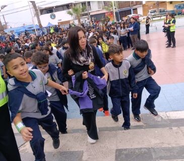 Más de 60 mil estudiantes participaron en simulacro regional de terremoto y tsunami