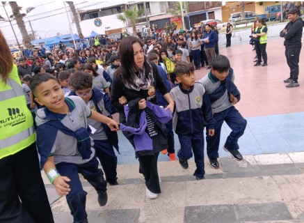 Más de 60 mil estudiantes participaron en simulacro regional de terremoto y tsunami