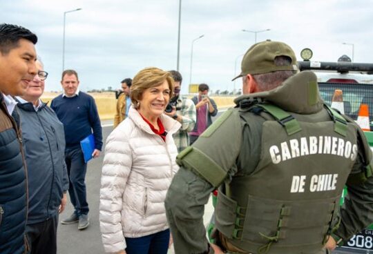 Matthei en Arica: “No vamos a permitir ni un solo inmigrante ilegal”