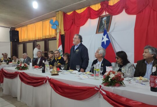 Clubes rotarios de Arica y Tacna realizaron homenaje al aniversario patrio del Perú