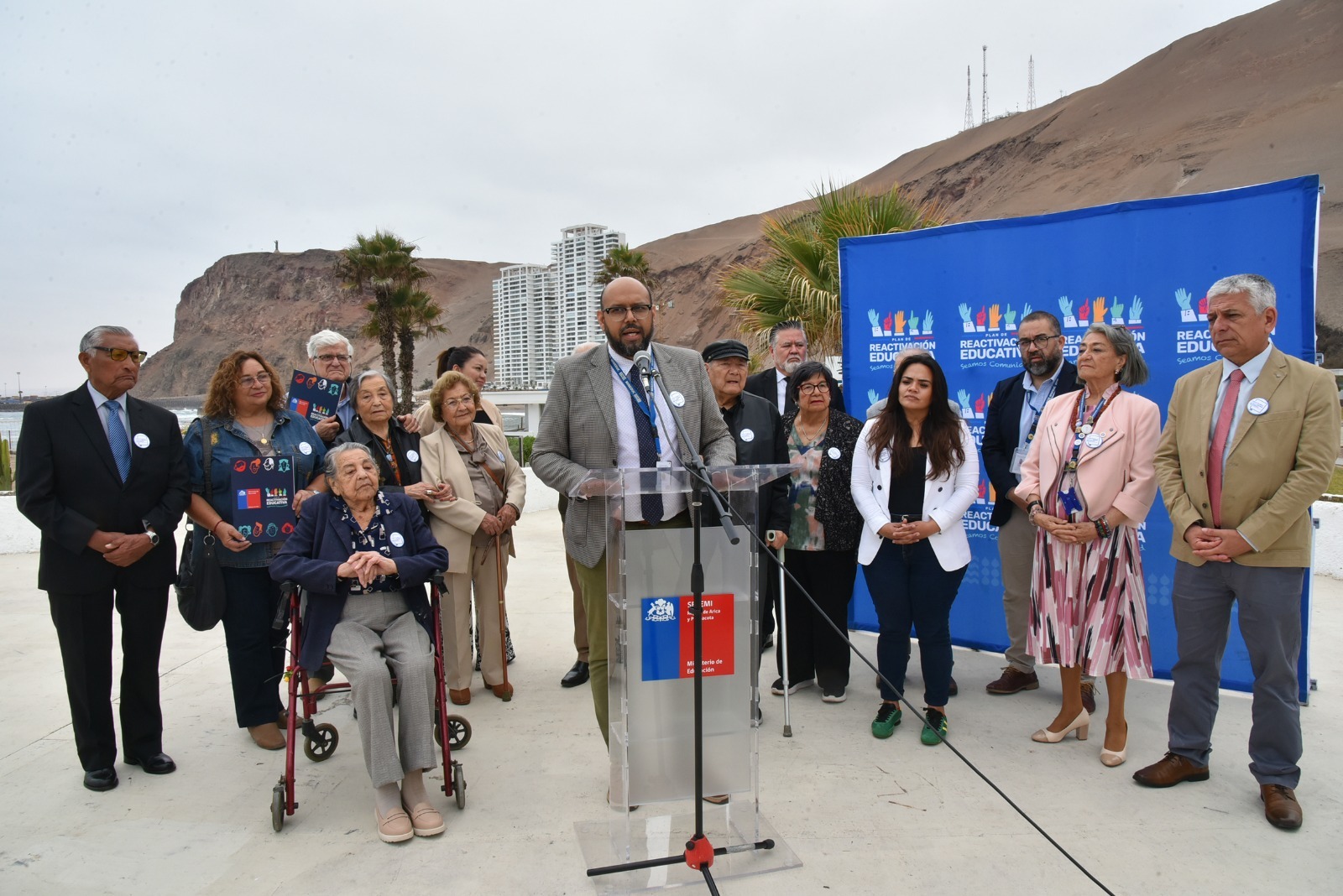 Después de 6 décadas pagan deuda histórica a docentes de Arica