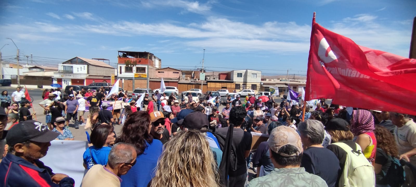 Sin incidentes y con la CUT cerrada culminó en Arica marcha de los trabajadores